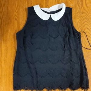 Peter Pan Collar sleeveless blouse lace detail